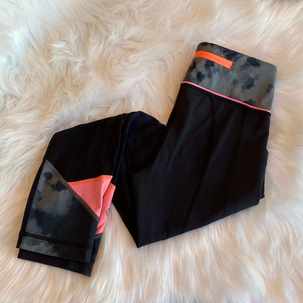 LuluLemon Pace Revival Crop *22*